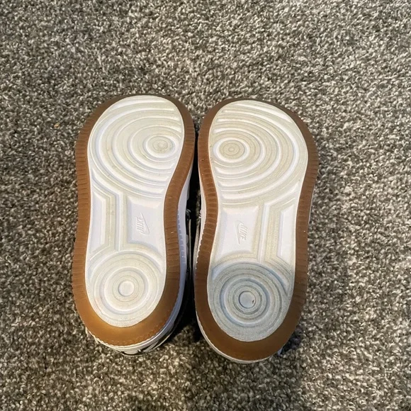 Nike Kids Black and White Floral Sneakers - Picture 5 of 7